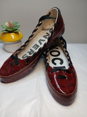 Converse Women's Burgundy Croc-Embossed Patent Ballet Flats with Black Laces